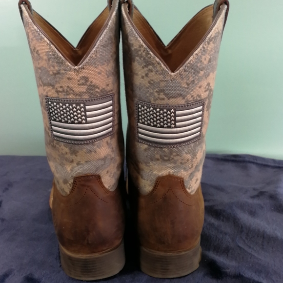 SOLD- DO NOT BUY- MENS ARIAT CAMO PATRIOT USA FLAG BOOTS SZ 6 - Picture 4 of 11